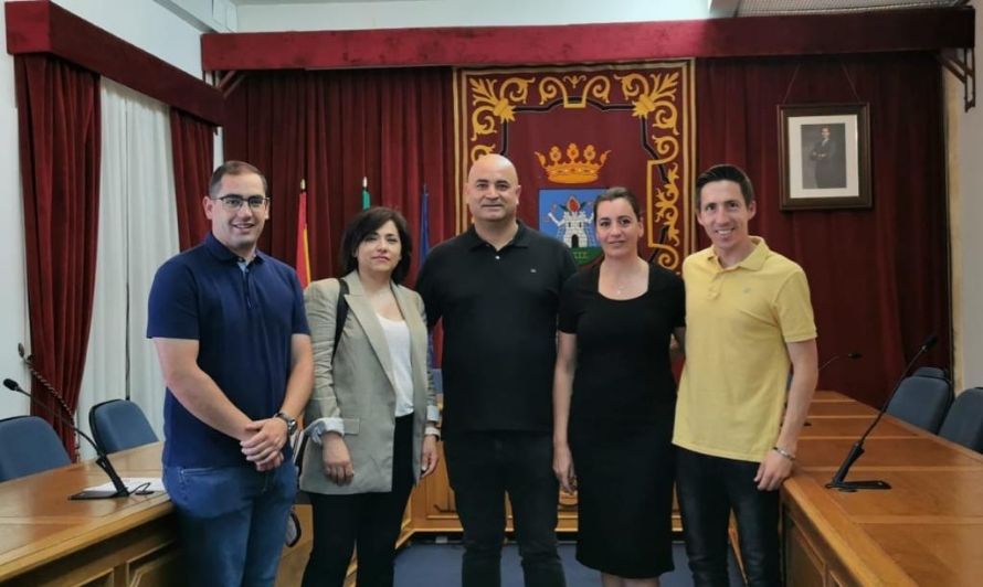 Trinidad Ruiz del Barco toma posesión como concejala del PSOE en el Ayuntamiento de Alhama de Granada